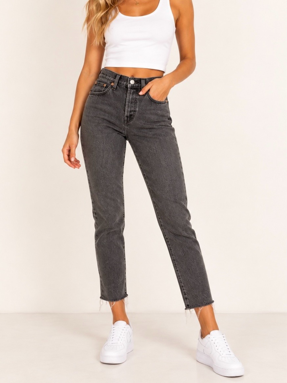 Levi’s Wedgie W23 High Rise Icon Fit Gray Jeans Women’s Crop Frayed Hem Premium
